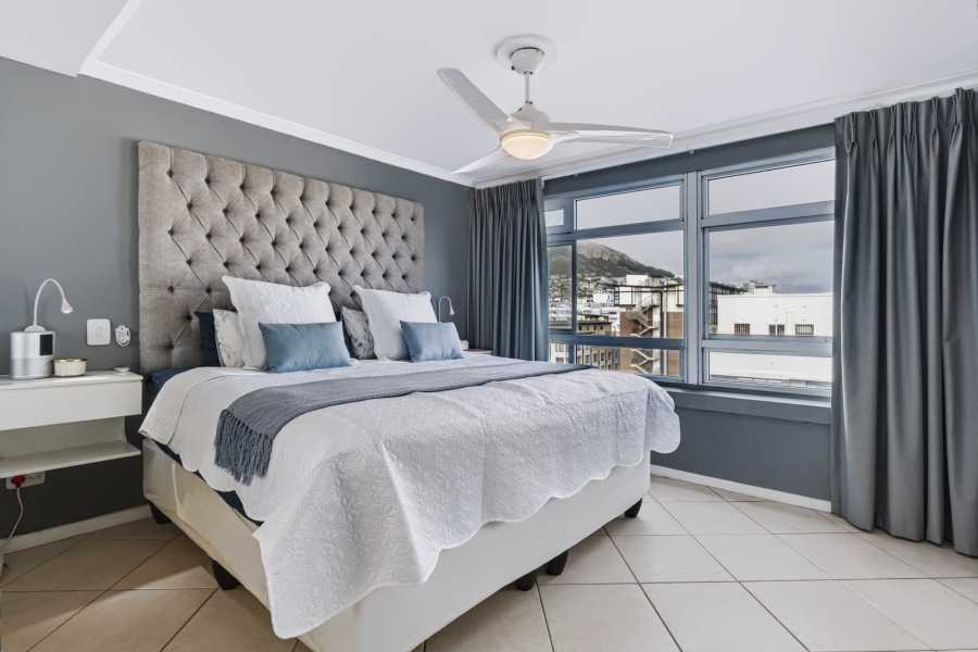 2 Bedroom Property for Sale in Sea Point Western Cape